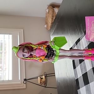 Monster High Marisol Coxi Student Exchange